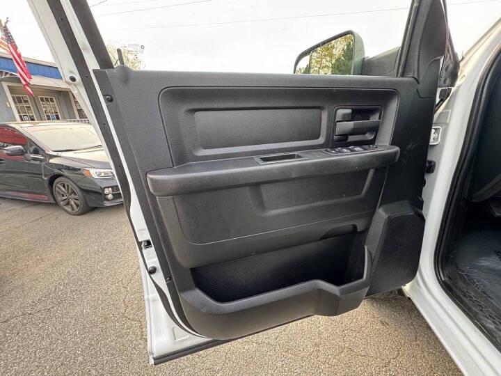 RAM 3500 Tradesman Crew Cab 4WD DRW 2022