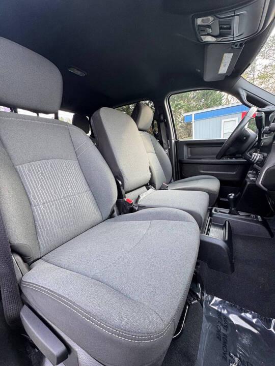 RAM 3500 Tradesman Crew Cab 4WD DRW 2022