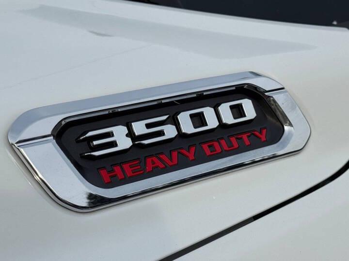 RAM 3500 Tradesman Crew Cab 4WD DRW 2022