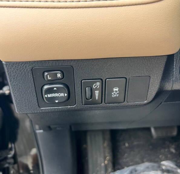 Toyota RAV4 XLE AWD 2013