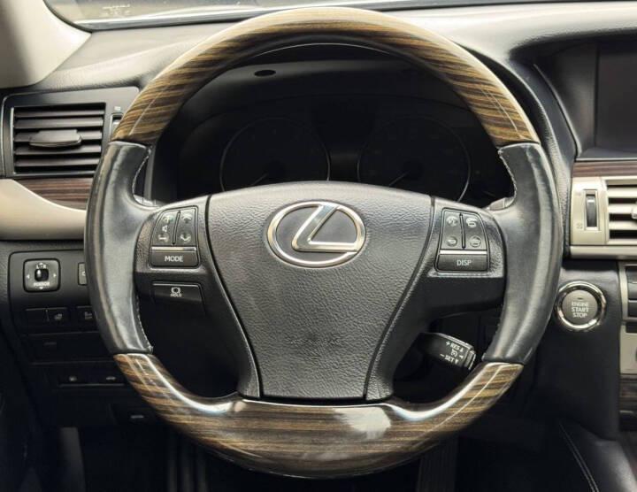 Lexus LS 460 Luxury Sedan AWD 2015