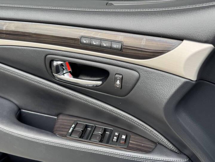 Lexus LS 460 Luxury Sedan AWD 2015