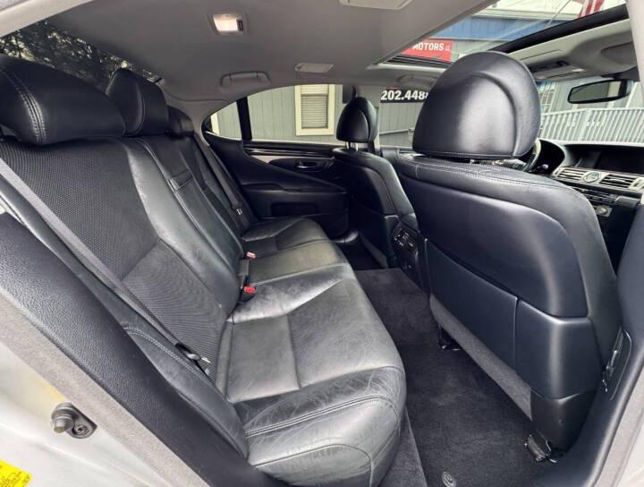 Lexus LS 460 Luxury Sedan AWD 2015