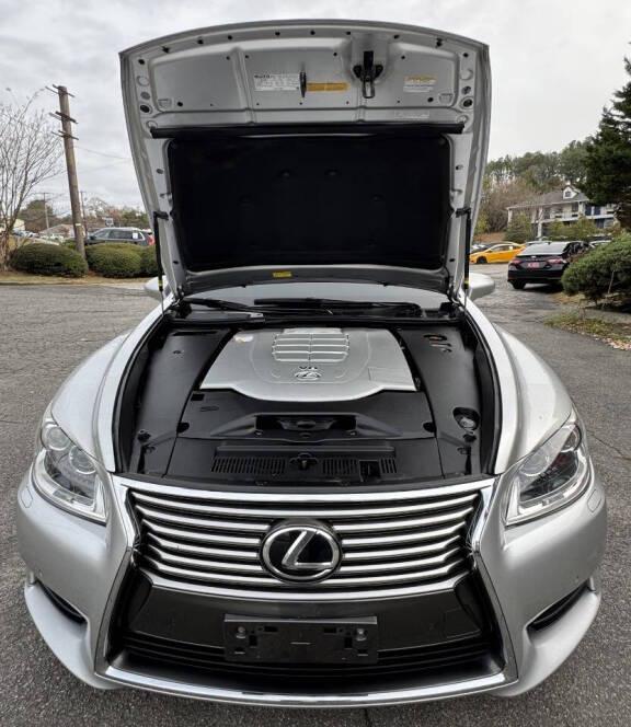 Lexus LS 460 Luxury Sedan AWD 2015