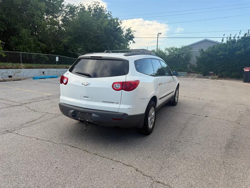 Chevrolet Traverse LS FWD w/PDC 2012