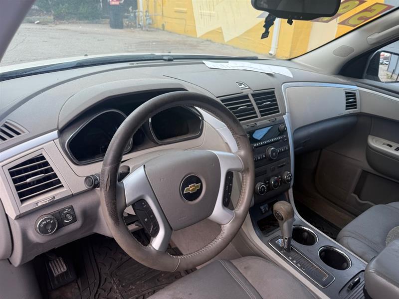 Chevrolet Traverse LS FWD w/PDC 2012