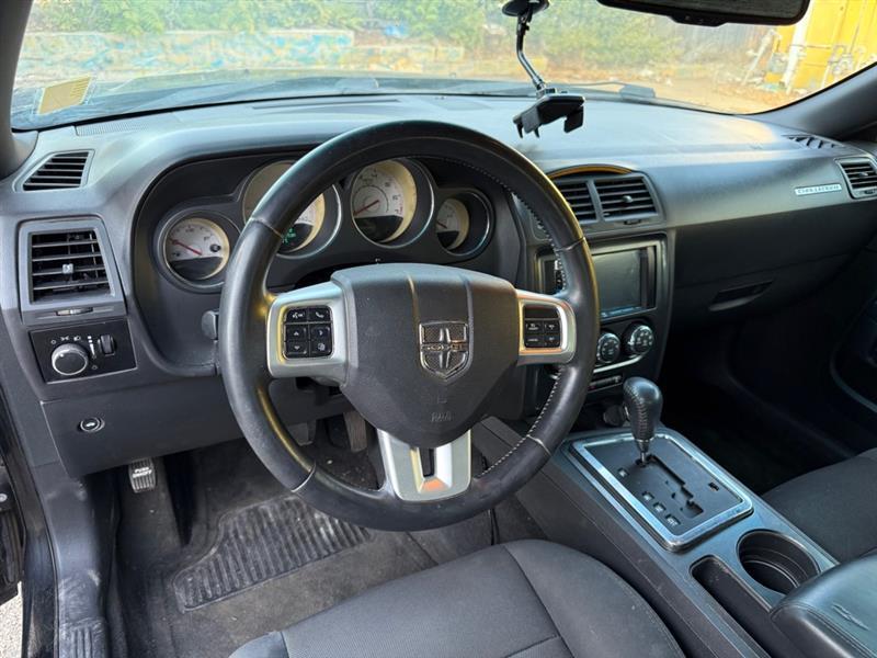 Dodge Challenger SXT 2012