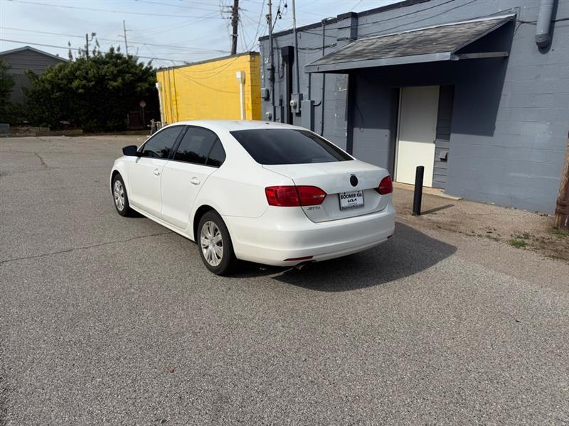 Volkswagen Jetta S 2012
