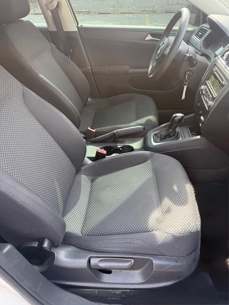 Volkswagen Jetta S 2012