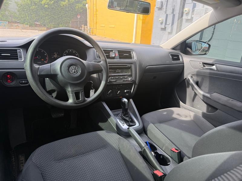 Volkswagen Jetta S 2012