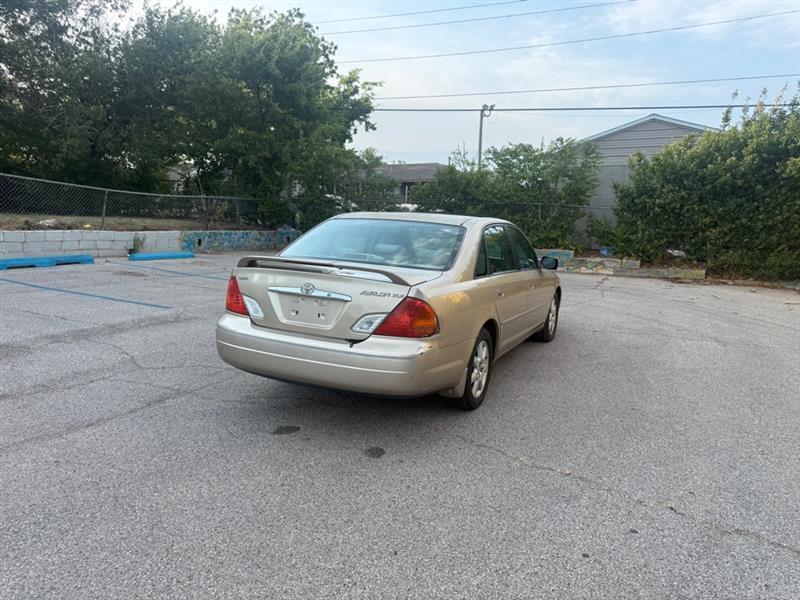 Toyota Avalon XL 2002