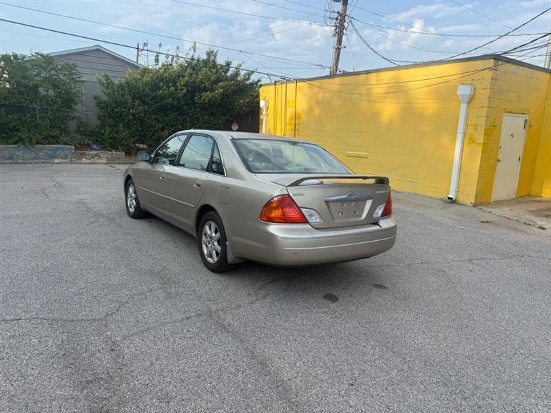 Toyota Avalon XL 2002
