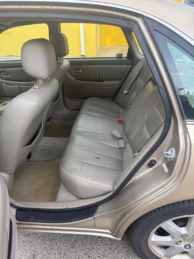 Toyota Avalon XL 2002