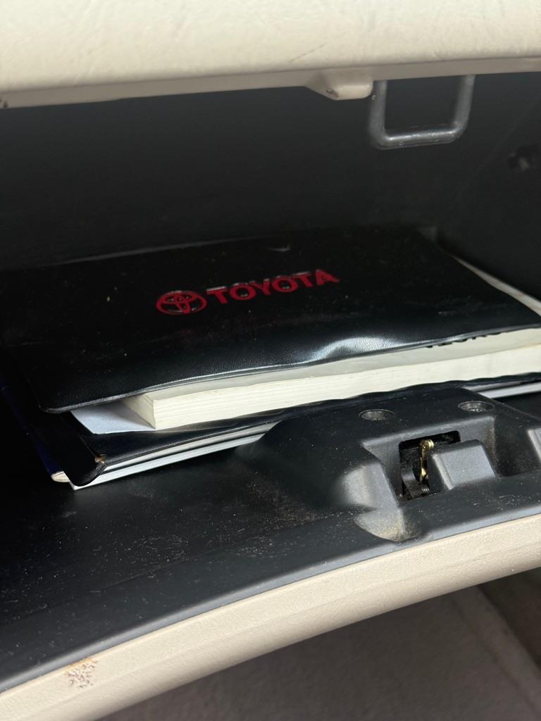 Toyota Avalon XL 2002