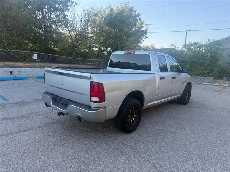 RAM 1500 Tradesman Quad Cab 2WD 2016