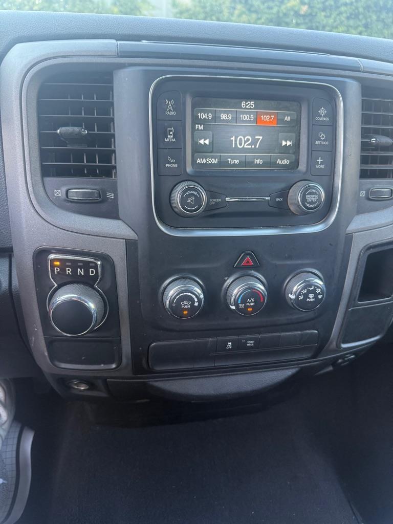RAM 1500 Tradesman Quad Cab 2WD 2016