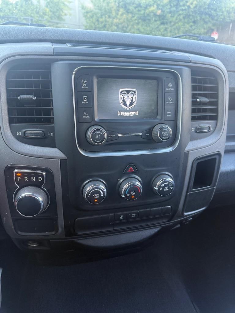 RAM 1500 Tradesman Quad Cab 2WD 2016