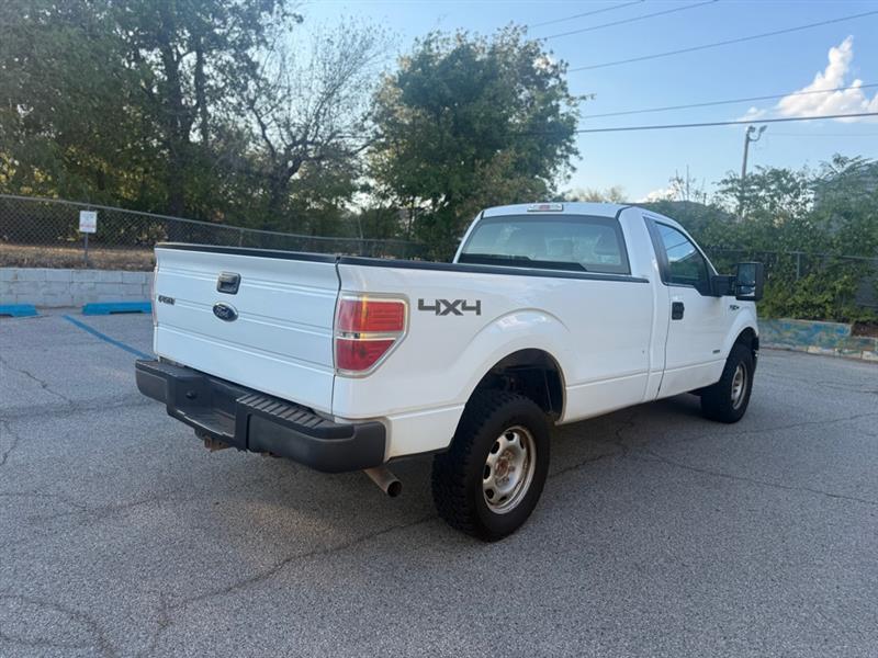 Ford F-150 XLT 8-ft. Bed 2WD 2012