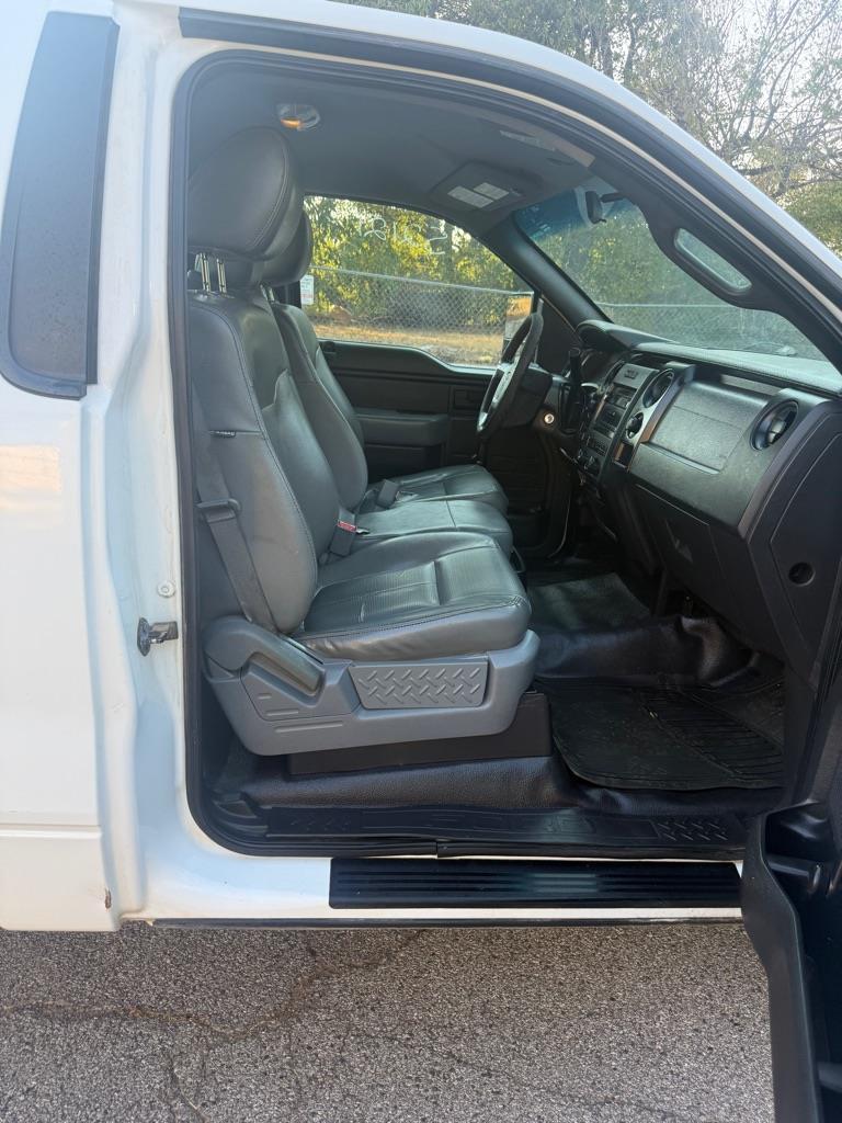 Ford F-150 XLT 8-ft. Bed 2WD 2012