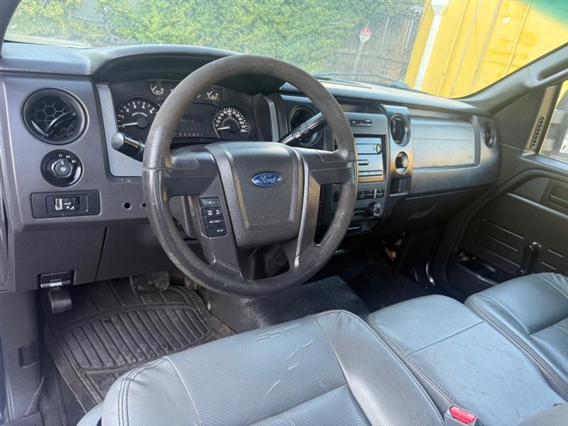 Ford F-150 XLT 8-ft. Bed 2WD 2012