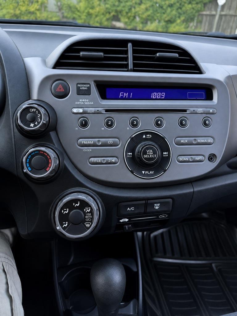 Honda Fit 5-Speed AT 2013