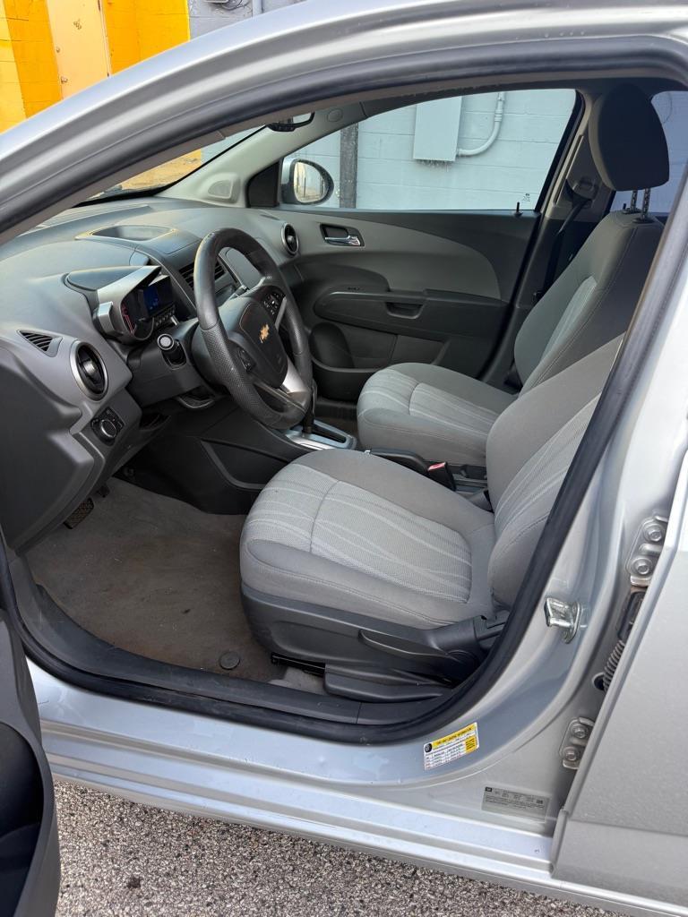 Chevrolet Sonic 2LT 5-Door 2012