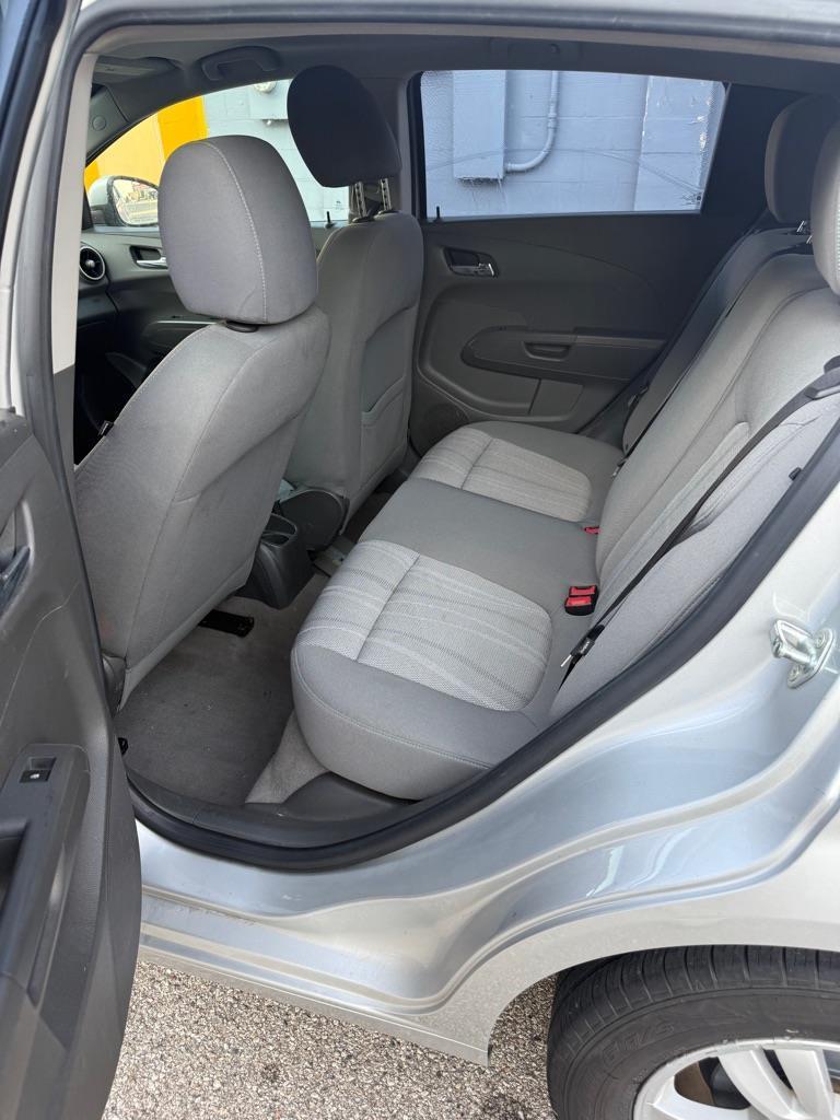 Chevrolet Sonic 2LT 5-Door 2012
