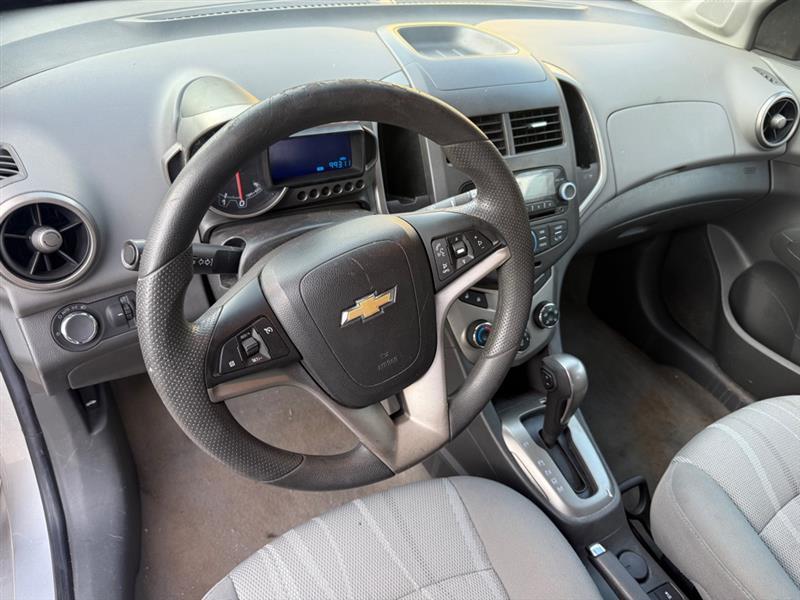 Chevrolet Sonic 2LT 5-Door 2012