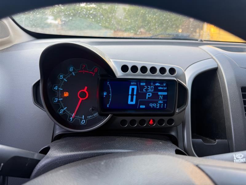 Chevrolet Sonic 2LT 5-Door 2012