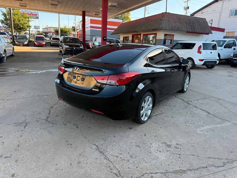 Hyundai Elantra GLS M/T 2013