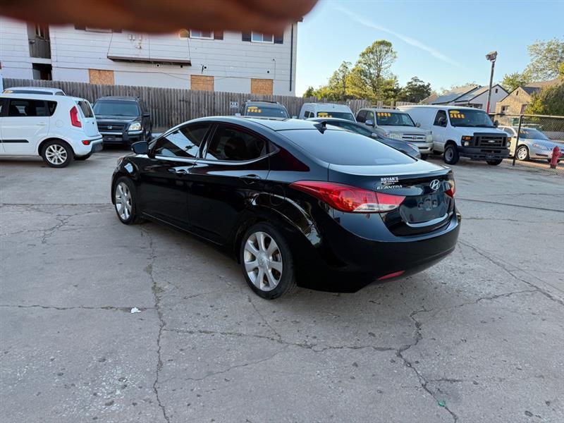 Hyundai Elantra GLS M/T 2013