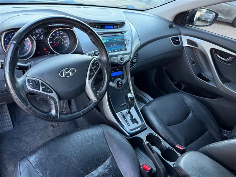 Hyundai Elantra GLS M/T 2013