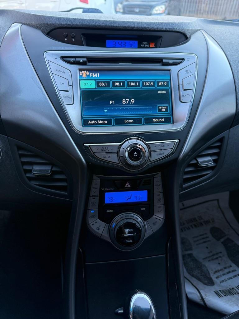 Hyundai Elantra GLS M/T 2013