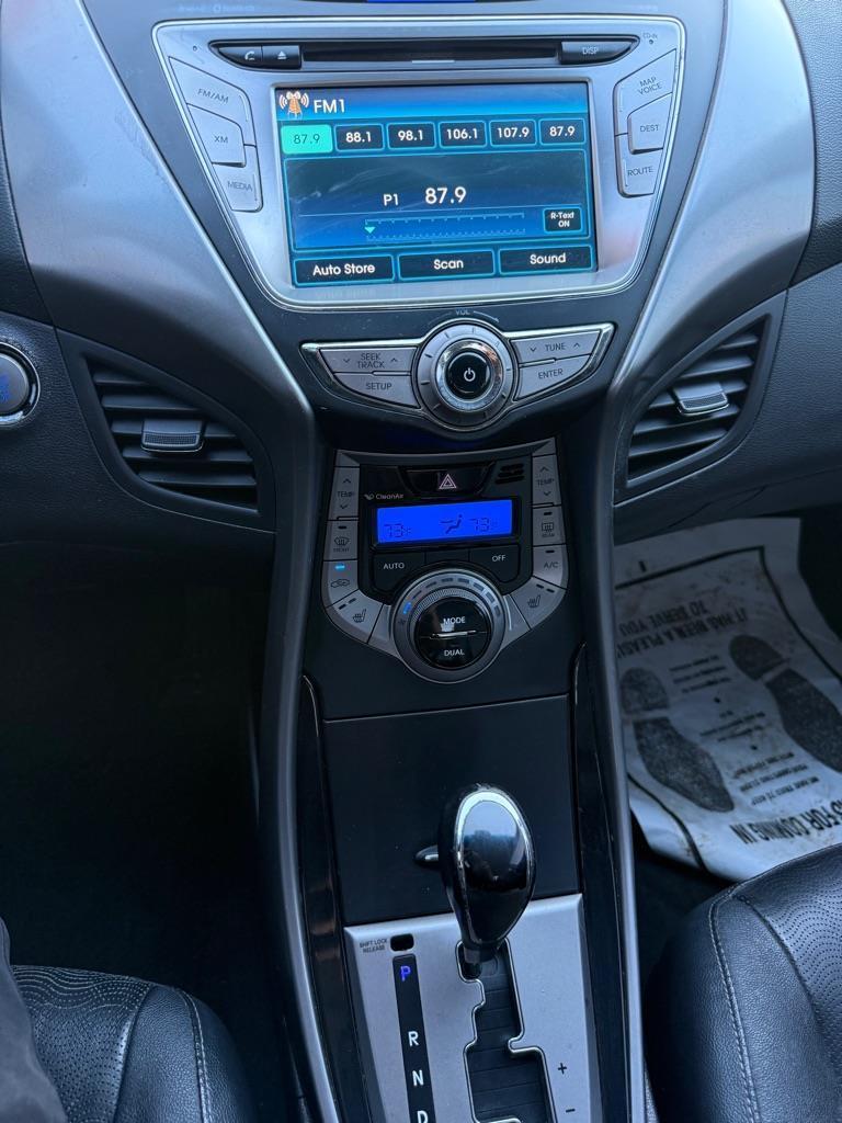 Hyundai Elantra GLS M/T 2013