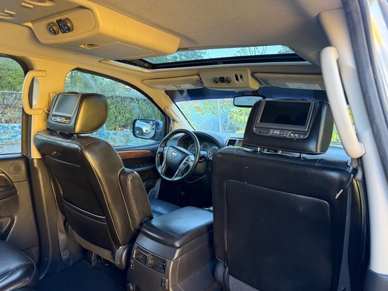 Nissan Armada SV 4WD 2013