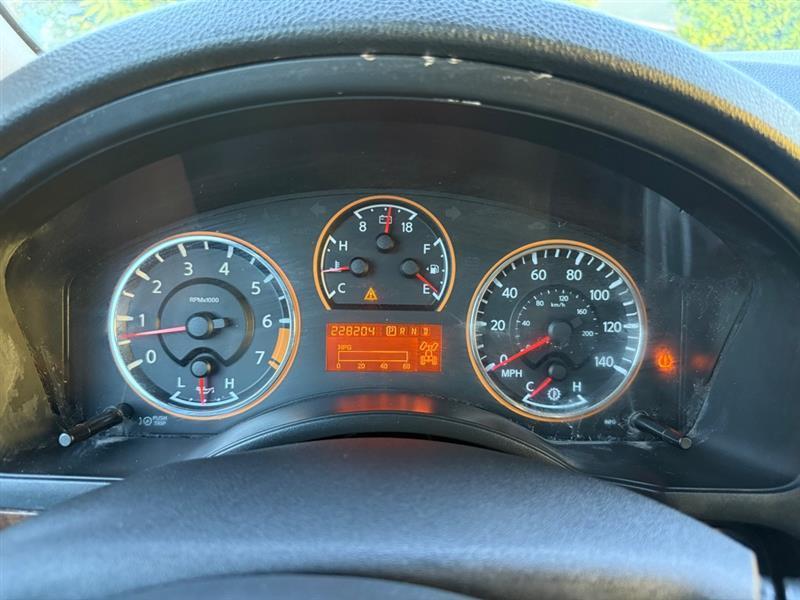 Nissan Armada SV 4WD 2013