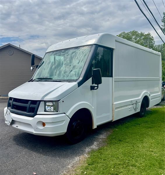 2013 Isuzu NPR 