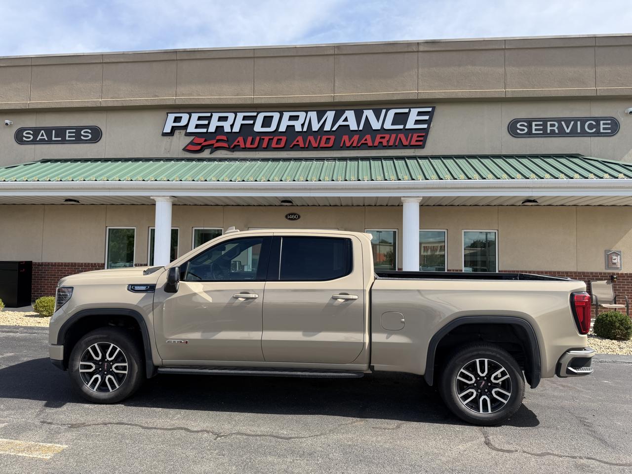 2022 GMC Sierra 1500 4WD Crew Cab 157" AT4