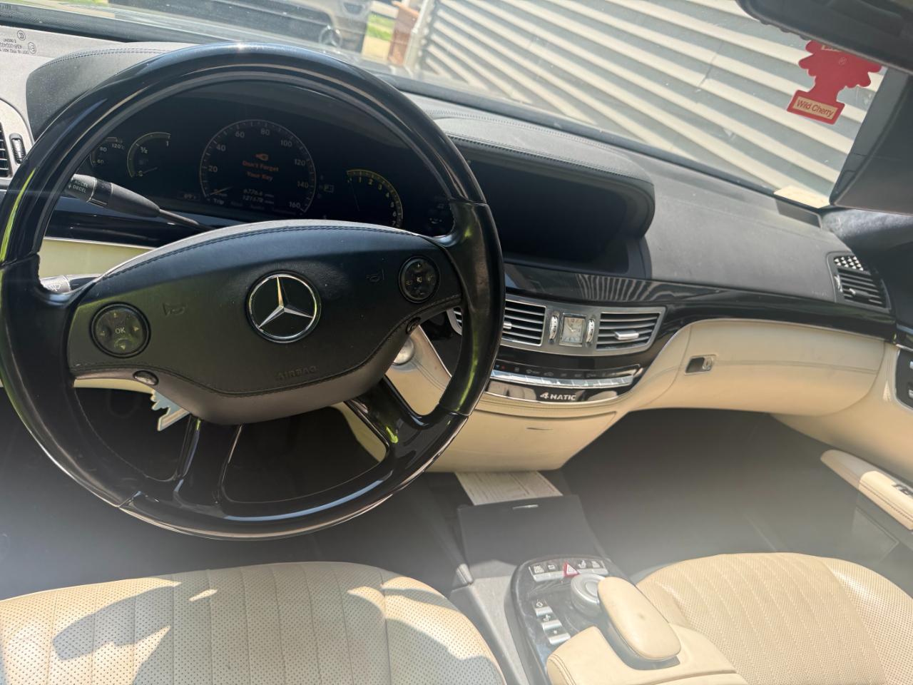 Mercedes-Benz S-Class S550 2008