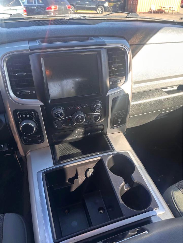 RAM 1500 SLT Crew Cab SWB 4WD 2015
