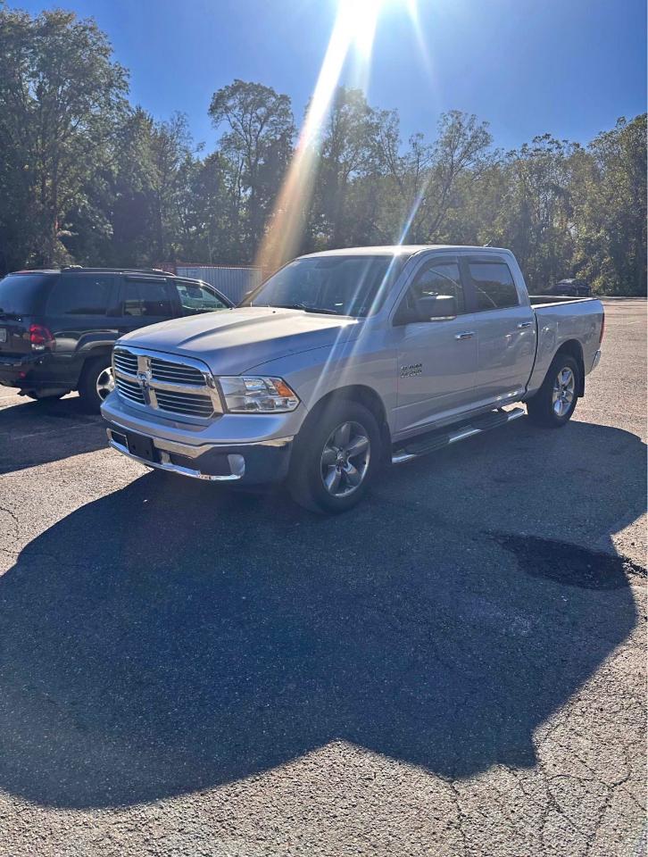 RAM 1500 SLT Crew Cab SWB 4WD 2015