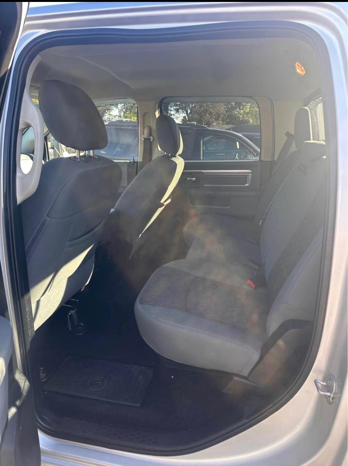 RAM 1500 SLT Crew Cab SWB 4WD 2015