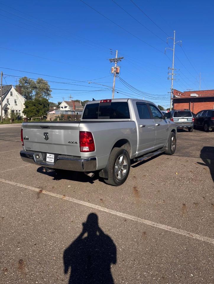 RAM 1500 SLT Crew Cab SWB 4WD 2015