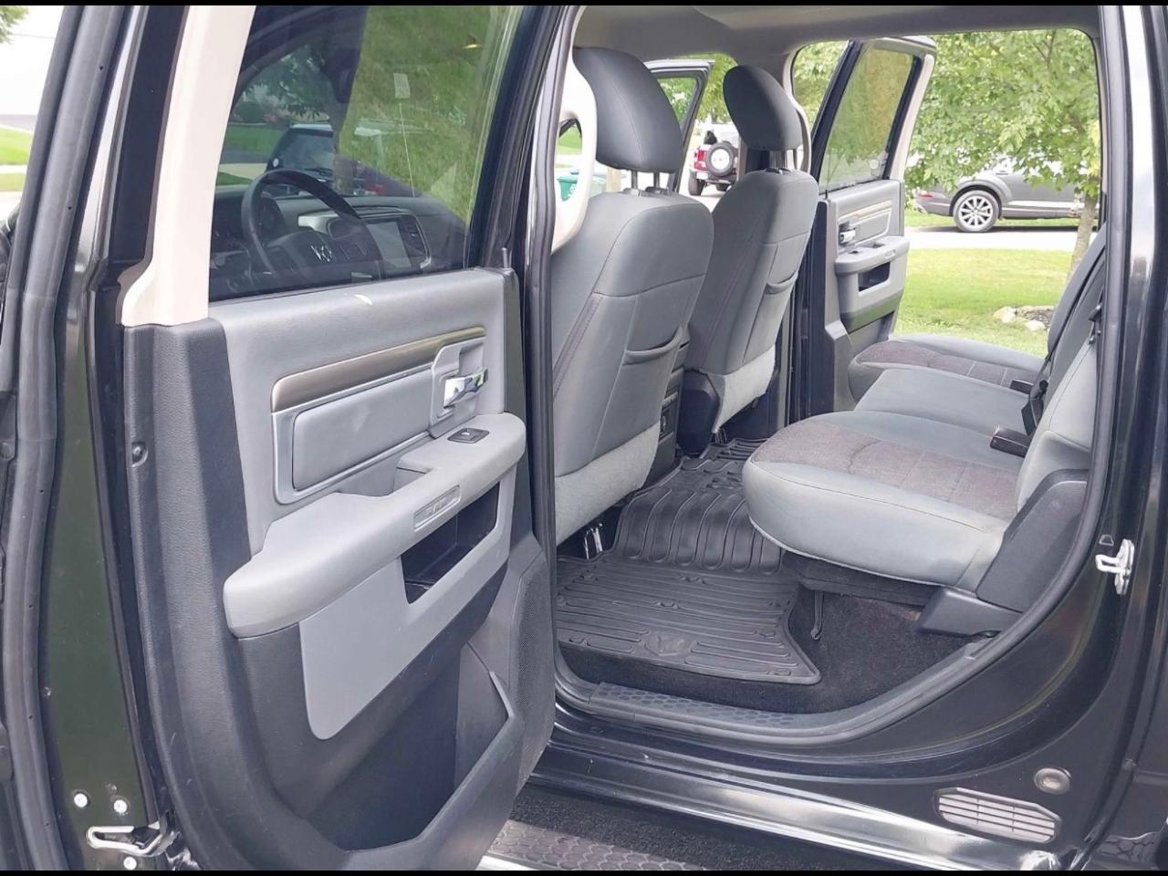 RAM 1500 SLT Crew Cab SWB 4WD 2016