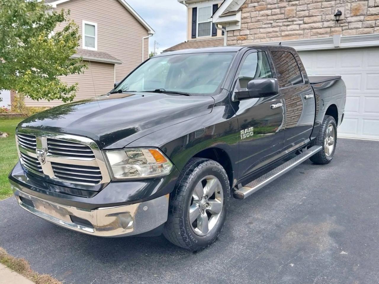 RAM 1500 SLT Crew Cab SWB 4WD 2016