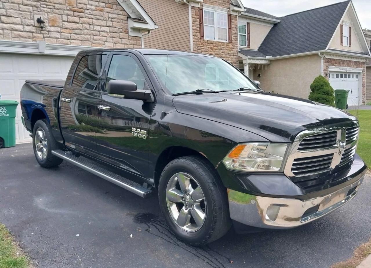 RAM 1500 SLT Crew Cab SWB 4WD 2016