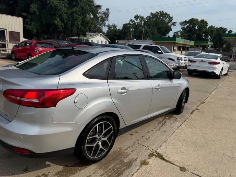 2017 Ford Focus SEL Sedan