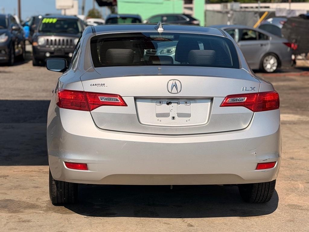 Acura ILX 4dr Sdn 2.0L 2013
