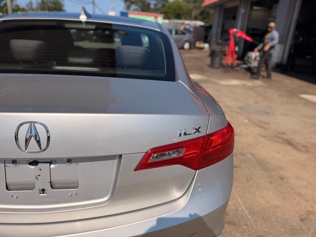 Acura ILX 4dr Sdn 2.0L 2013