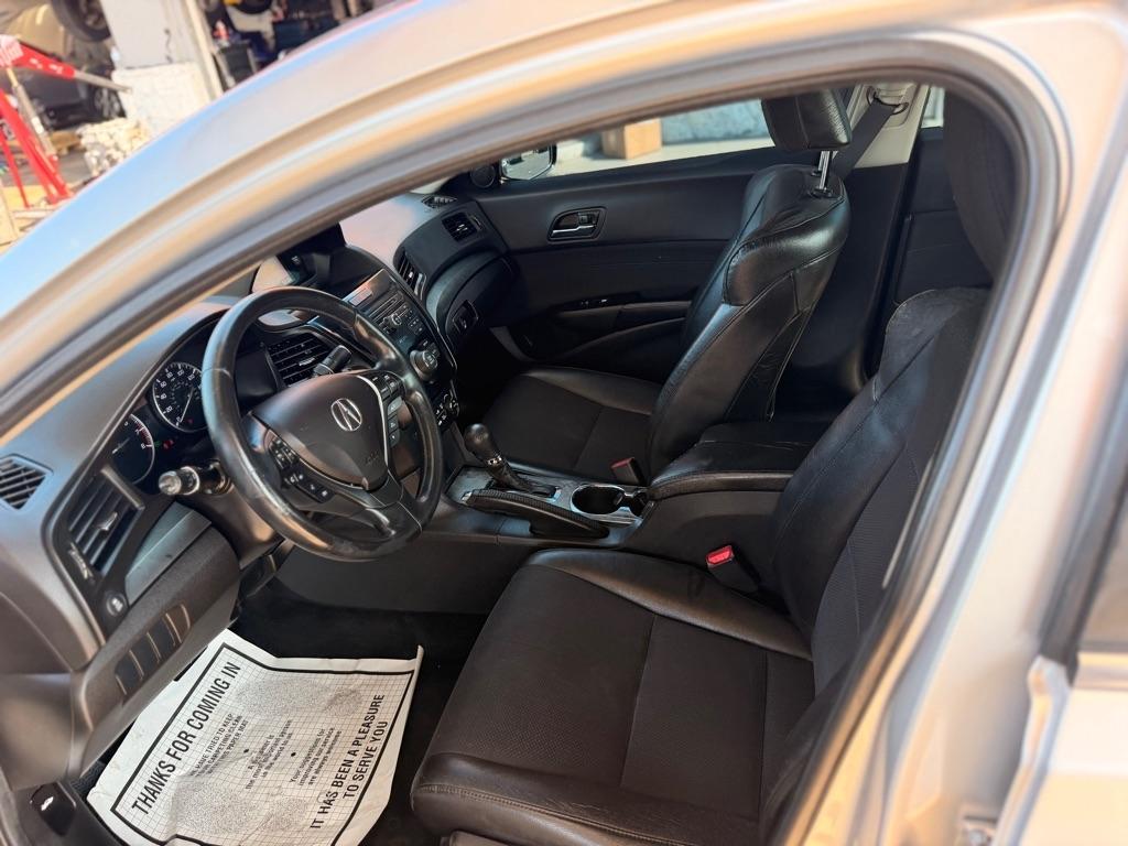 Acura ILX 4dr Sdn 2.0L 2013